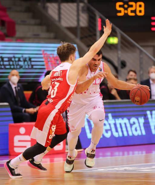 更展现了他 更展现了他