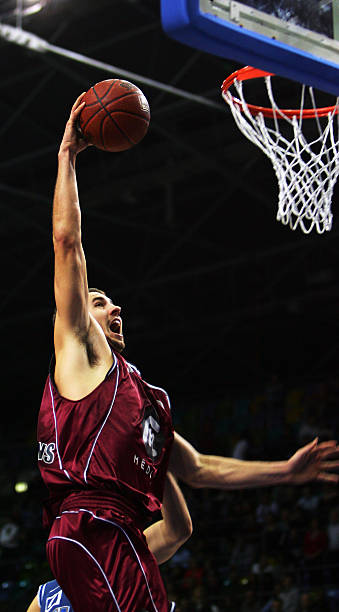 展现出了极 展现出了极