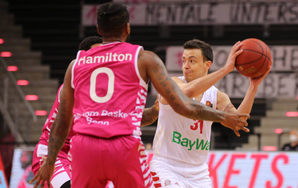 量无球逼抢 量无球逼抢